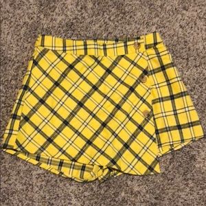 Kendall & Kylie yellow plaid skort